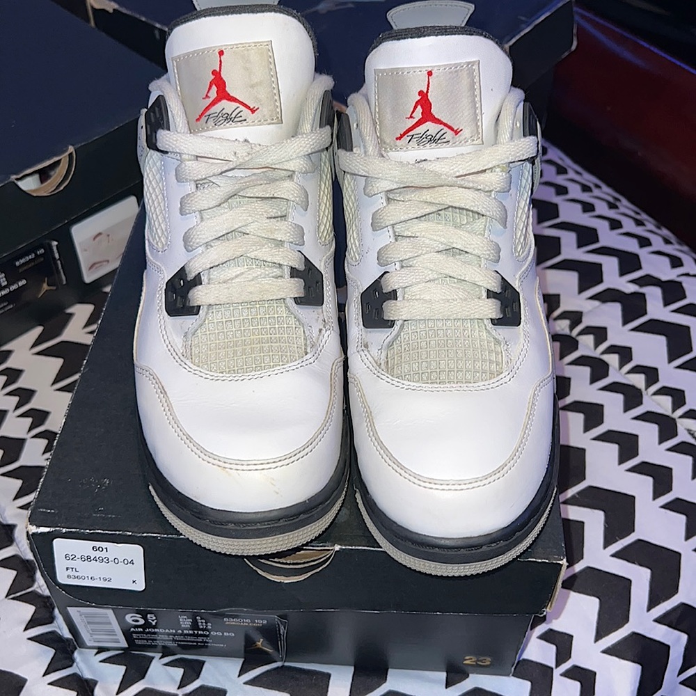 Retro Jordan Cement 4’s 2016 release.